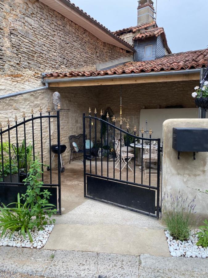 La Cour Blanche Villa Verteuil-sur-Charente Exterior photo